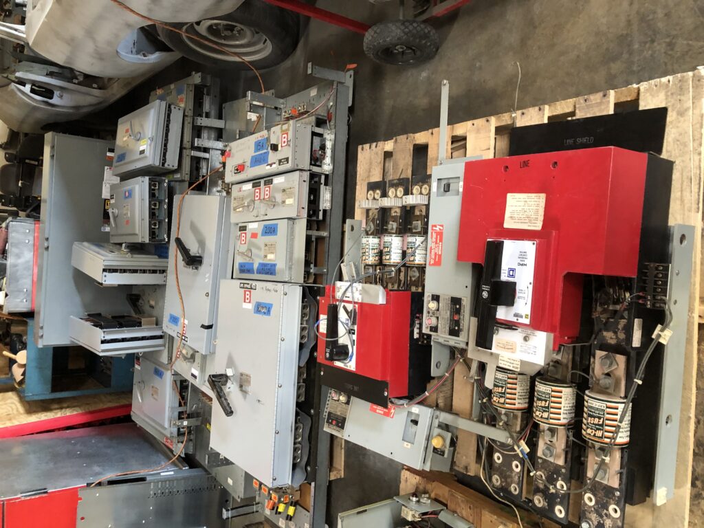 Sell Bus Plugs Sell Electrical Surplus at Davis Exporters